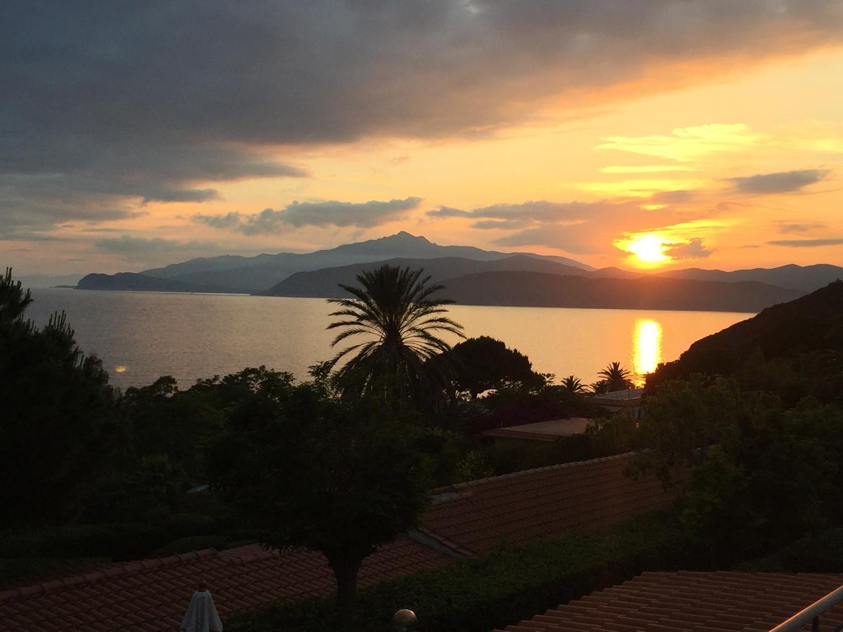 Residential Hotel Villaggio Innamorata カポリーヴェリ エクステリア 写真